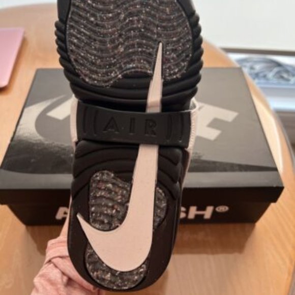 Stylish Brand New in Box Ambush x Nike Air Force Sneakers - Picture 4 of 10